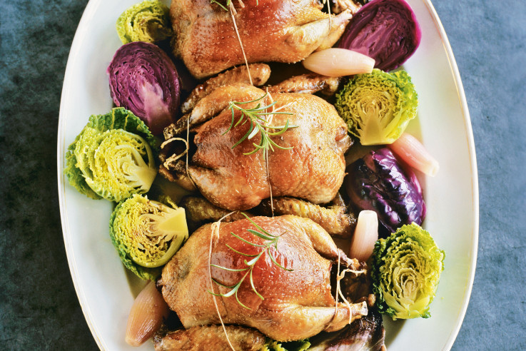 Gefüllte Wachteln Rezept | auf Rosenkohl | Hauptspeise Idee | Feste und Gäste | Wohnen und Garten | Callwey