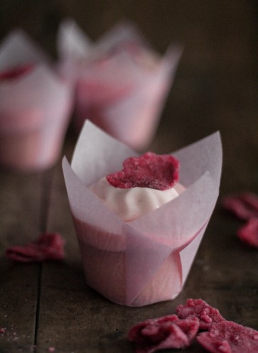 Rosen-Cupcakes Rezept | mit Mascarpone-Frosting | Rezept der Woche | Callwey