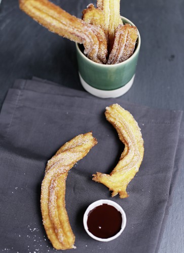 Churros mit Schokoladendip Rezept | Dessert | Fräulein Klein lädt ein | Yvonne Bauer | Callwey Backbuch
