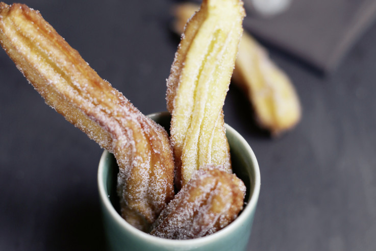 Churros mit Schokoladendip Rezept | Dessert | Fräulein Klein lädt ein | Yvonne Bauer | Callwey Backbuch