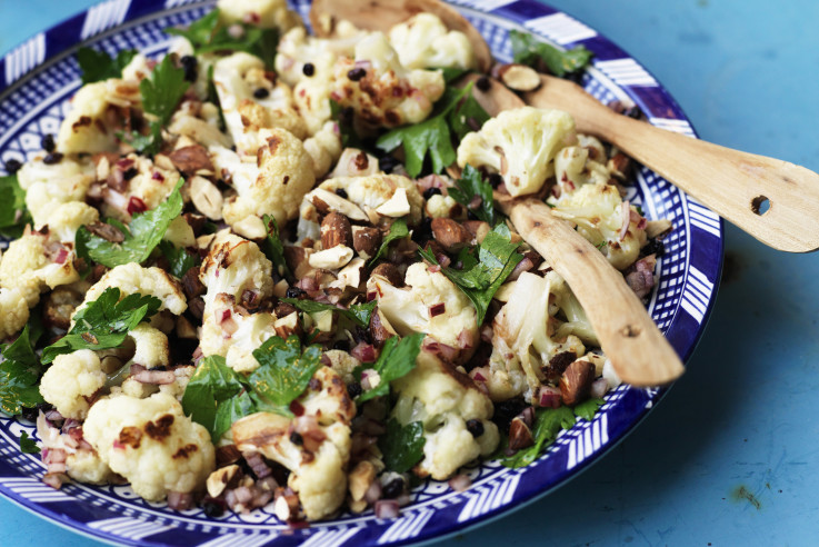 Blumenkohlsalat mit Safran-Korinthen-Dressing | Rezept | Zu Gast in Marokko | Rob und Sophia Palmer | Callwey