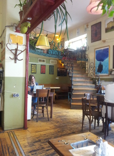 callwey-sommer-empfehlung-budapest-cafe-csiga-2