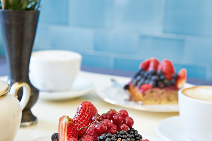 Beeren Blechkuchen Rezept | Kaffeetafel Ideen | Herzlich Willkommen | Stefanie Luxat | Callwey