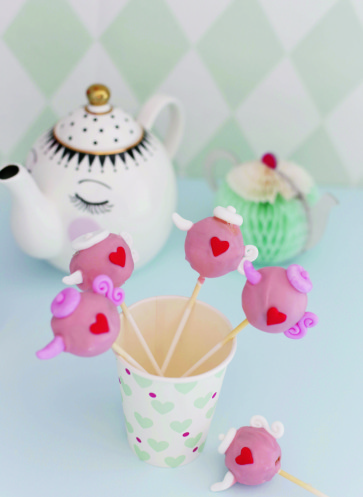 Cakepops Rezept | Kindergeburtstag | Motiv Teetafel | Fräulein Klein feiert mit Kindern | Callwey