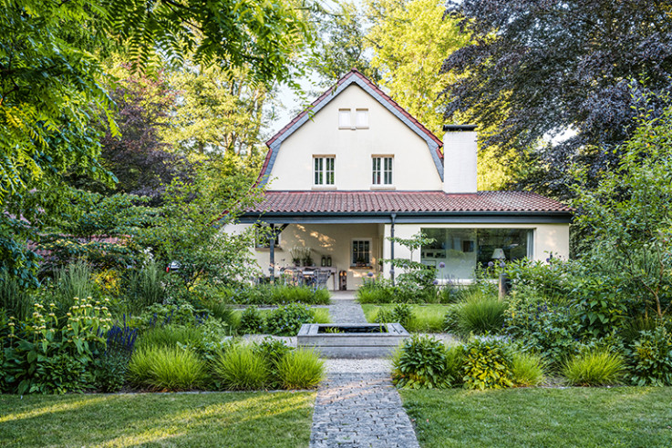 01 Hausansicht_Stege an den Feuchtwiesen_Schnelting_WEB