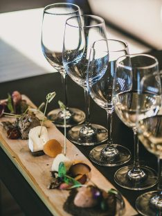 callwey-secrethideaways-weinprobe