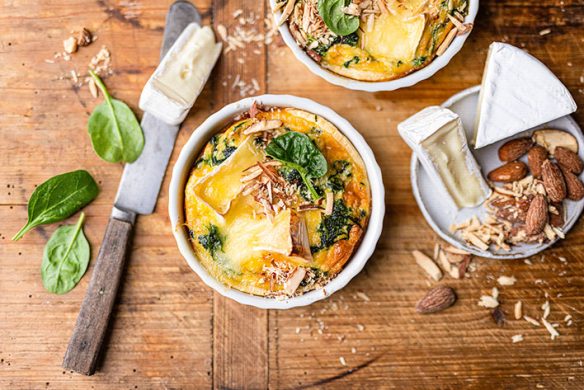 callwey-gruen-warm-gut-weichkaese-spinat-tartelettes