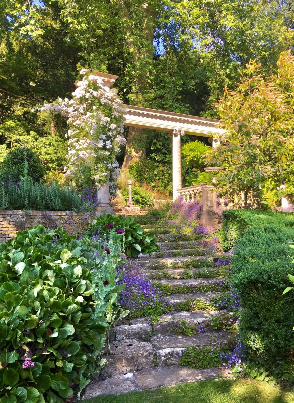 (c) Marianne Cartwright_Hignett_Iford Manor Garden steps