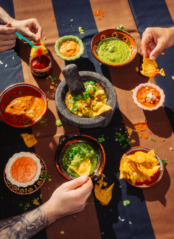 callwey-mexiko-tisch-mit-dips-und-chips