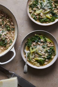p148 - SoupMeals_p151_KaleWhiteBean_091