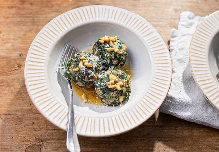 callwey-gruen-warm-gu-spinatknödel