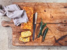 Jalapeno-Cheddar Brot