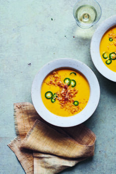 p26 - SoupMeals_p25_CarrotTurmeric_183 1